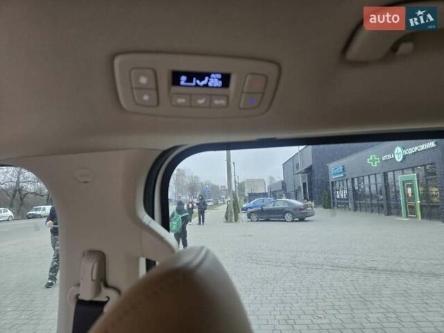 Білий Кіа Карнівал, об'ємом двигуна 2.15 л та пробігом 167 тис. км за 33000 $, фото 15 на Automoto.ua