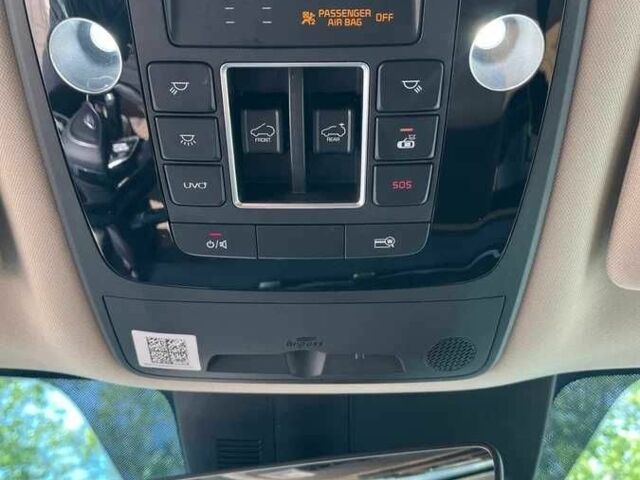 Белый Киа Карнивал, объемом двигателя 2.2 л и пробегом 67 тыс. км за 25000 $, фото 12 на Automoto.ua