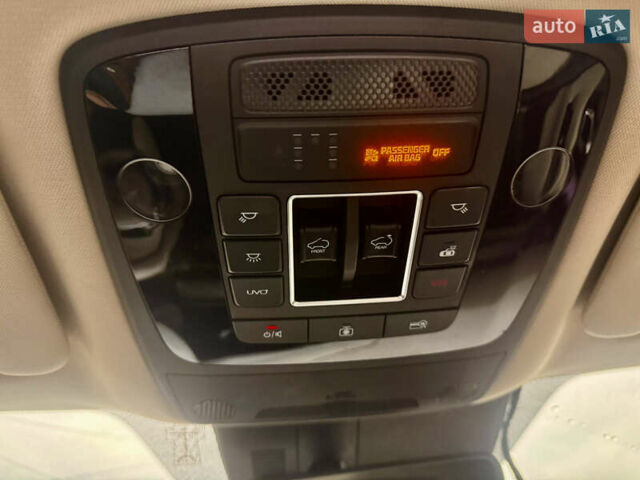 Белый Киа Карнивал, объемом двигателя 2.2 л и пробегом 85 тыс. км за 35500 $, фото 22 на Automoto.ua