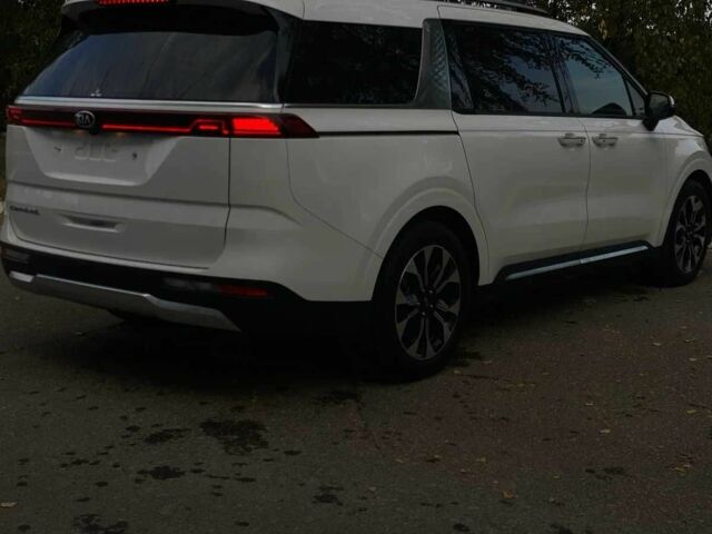 Белый Киа Карнивал, объемом двигателя 2.2 л и пробегом 44 тыс. км за 23000 $, фото 3 на Automoto.ua