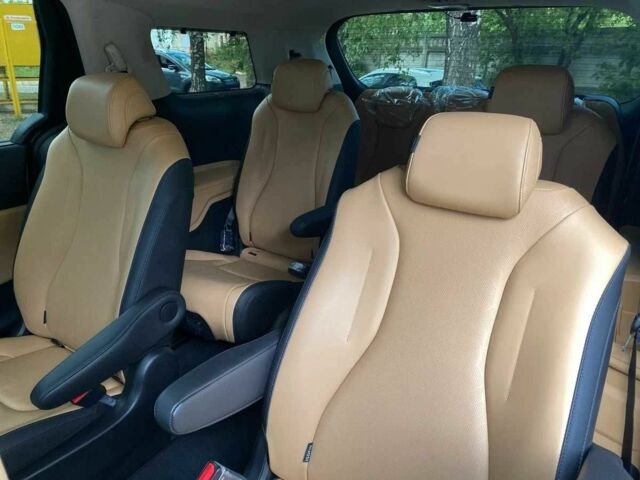 Белый Киа Карнивал, объемом двигателя 2.2 л и пробегом 44 тыс. км за 23000 $, фото 7 на Automoto.ua