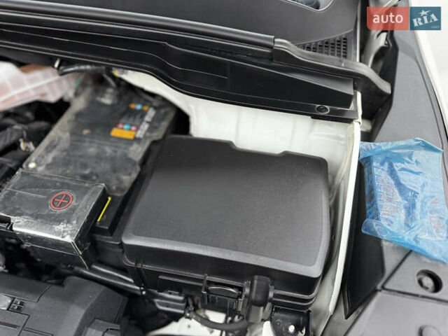 Белый Киа Карнивал, объемом двигателя 2.2 л и пробегом 23 тыс. км за 41900 $, фото 119 на Automoto.ua