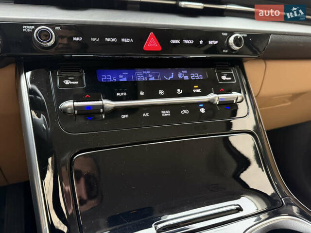 Белый Киа Карнивал, объемом двигателя 2.2 л и пробегом 12 тыс. км за 44500 $, фото 43 на Automoto.ua