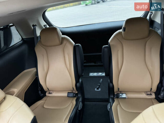 Белый Киа Карнивал, объемом двигателя 2.2 л и пробегом 23 тыс. км за 41900 $, фото 86 на Automoto.ua