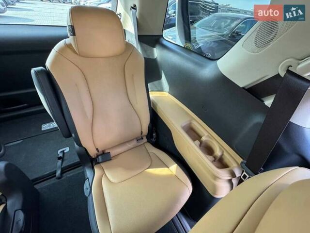 Белый Киа Карнивал, объемом двигателя 2.15 л и пробегом 65 тыс. км за 39500 $, фото 28 на Automoto.ua