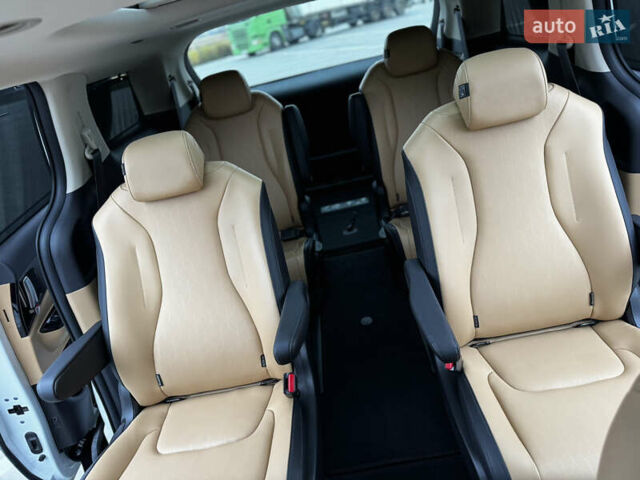 Белый Киа Карнивал, объемом двигателя 2.2 л и пробегом 23 тыс. км за 41900 $, фото 71 на Automoto.ua