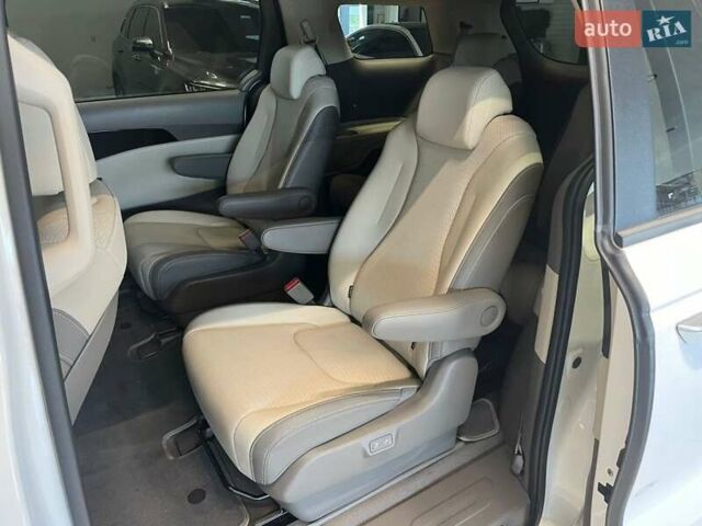 Киа Карнивал 2021 в Одессе на Automoto.ua Белый Киа Карнивал, объемом двигателя 2.15 л и пробегом 70 тыс. км за 42500 $, фото 22 на Automoto.ua