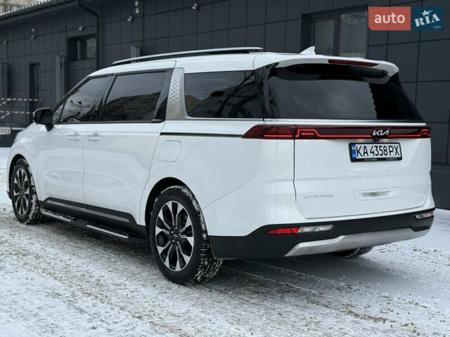 Белый Киа Карнивал, объемом двигателя 2.2 л и пробегом 12 тыс. км за 44500 $, фото 3 на Automoto.ua