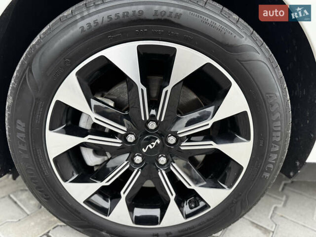 Белый Киа Карнивал, объемом двигателя 2.2 л и пробегом 23 тыс. км за 41900 $, фото 51 на Automoto.ua