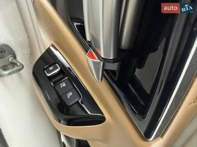 Белый Киа Карнивал, объемом двигателя 2.2 л и пробегом 12 тыс. км за 44500 $, фото 22 на Automoto.ua