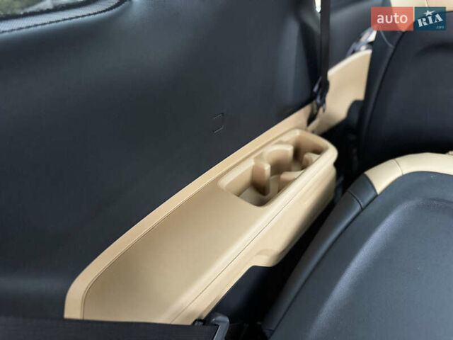 Белый Киа Карнивал, объемом двигателя 2.2 л и пробегом 23 тыс. км за 41900 $, фото 112 на Automoto.ua