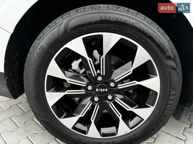 Белый Киа Карнивал, объемом двигателя 2.2 л и пробегом 23 тыс. км за 41900 $, фото 41 на Automoto.ua