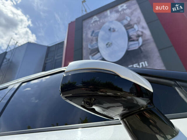 Белый Киа Карнивал, объемом двигателя 2.2 л и пробегом 11 тыс. км за 44900 $, фото 15 на Automoto.ua