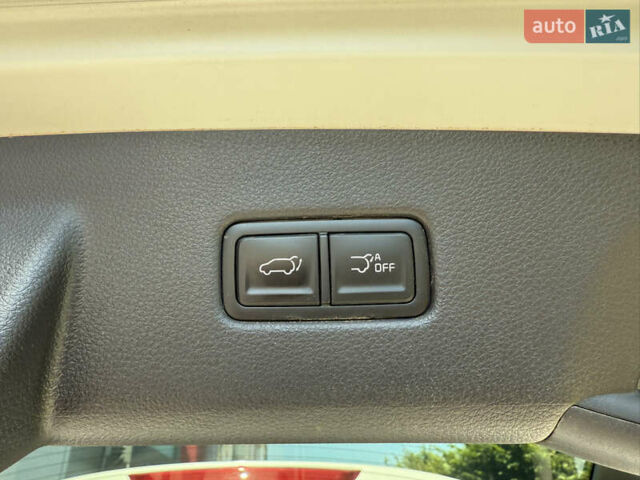 Белый Киа Карнивал, объемом двигателя 2.2 л и пробегом 11 тыс. км за 44900 $, фото 12 на Automoto.ua