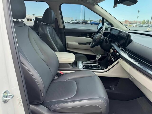 Киа Карнивал 2022 в Ивано-Франковске на Automoto.ua Белый Киа Карнивал, объемом двигателя 3.5 л и пробегом 26 тыс. км за 25000 $, фото 12 на Automoto.ua