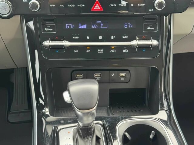 Киа Карнивал 2022 в Ивано-Франковске на Automoto.ua Белый Киа Карнивал, объемом двигателя 3.5 л и пробегом 26 тыс. км за 25000 $, фото 10 на Automoto.ua