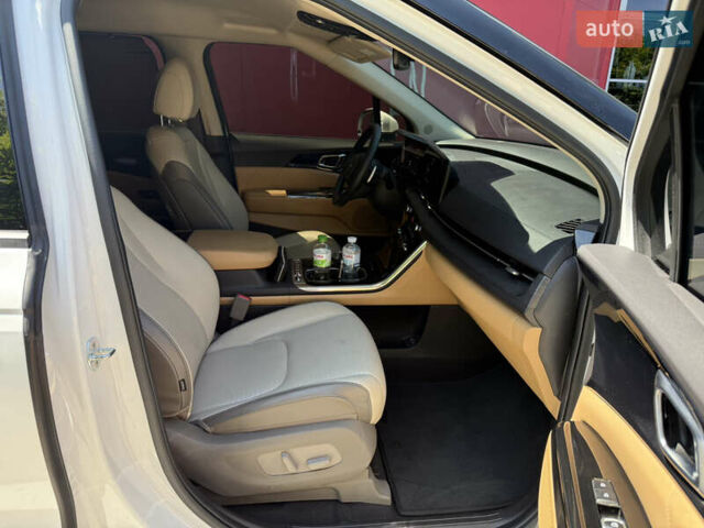 Белый Киа Карнивал, объемом двигателя 2.2 л и пробегом 11 тыс. км за 44900 $, фото 23 на Automoto.ua