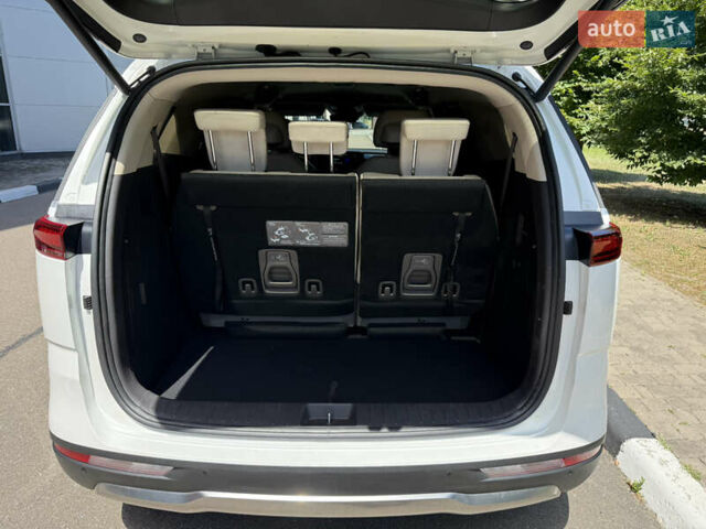 Белый Киа Карнивал, объемом двигателя 2.2 л и пробегом 11 тыс. км за 44900 $, фото 13 на Automoto.ua