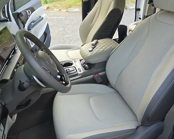 Киа Карнивал 2022 в Мукачеве на Automoto.ua Белый Киа Карнивал, объемом двигателя 2.15 л и пробегом 44 тыс. км за 49000 $, фото 27 на Automoto.ua