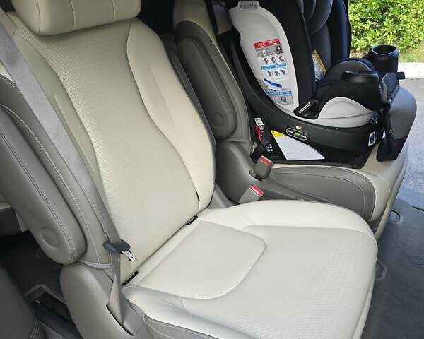 Киа Карнивал 2022 в Мукачеве на Automoto.ua Белый Киа Карнивал, объемом двигателя 2.15 л и пробегом 44 тыс. км за 49000 $, фото 25 на Automoto.ua