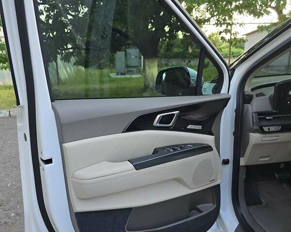 Киа Карнивал 2022 в Мукачеве на Automoto.ua Белый Киа Карнивал, объемом двигателя 2.15 л и пробегом 44 тыс. км за 49000 $, фото 17 на Automoto.ua