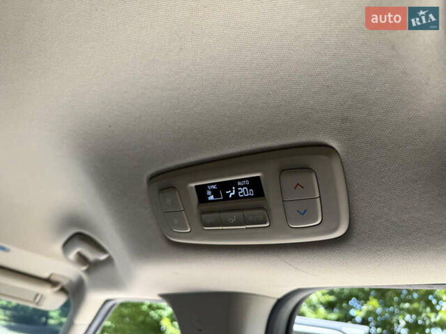 Белый Киа Карнивал, объемом двигателя 2.2 л и пробегом 11 тыс. км за 44900 $, фото 29 на Automoto.ua