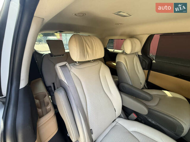 Белый Киа Карнивал, объемом двигателя 2.2 л и пробегом 11 тыс. км за 44900 $, фото 25 на Automoto.ua