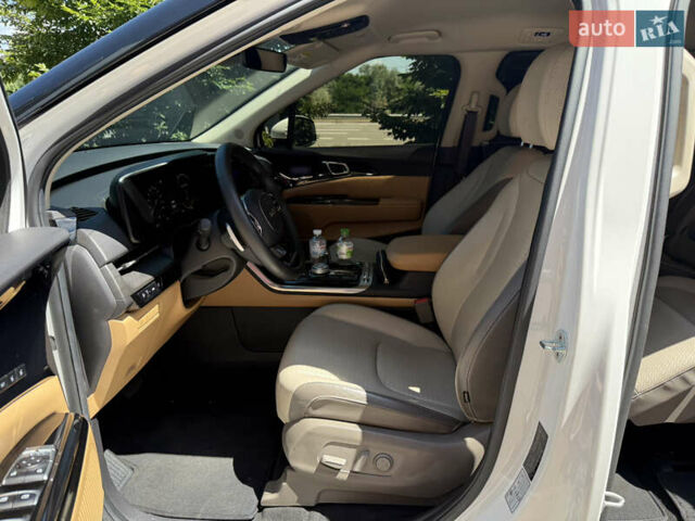 Белый Киа Карнивал, объемом двигателя 2.2 л и пробегом 11 тыс. км за 44900 $, фото 18 на Automoto.ua