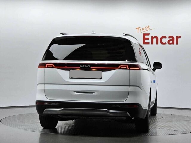 Белый Киа Карнивал, объемом двигателя 2.2 л и пробегом 97 тыс. км за 33400 $, фото 3 на Automoto.ua