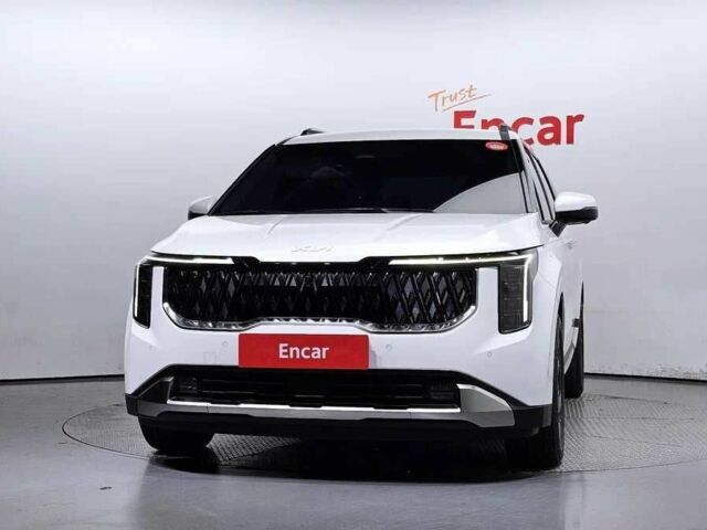 Белый Киа Карнивал, объемом двигателя 1.6 л и пробегом 12 тыс. км за 36600 $, фото 1 на Automoto.ua