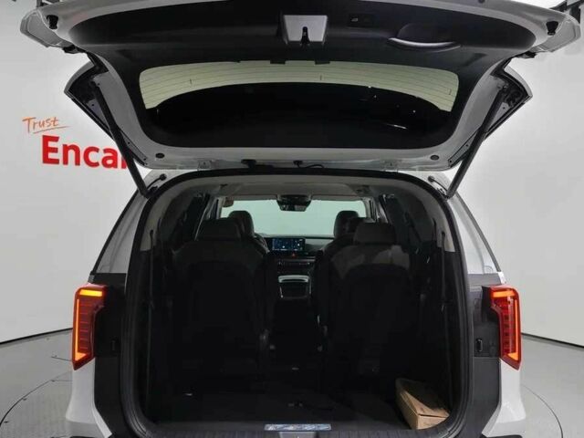 Белый Киа Карнивал, объемом двигателя 2.2 л и пробегом 4 тыс. км за 35000 $, фото 4 на Automoto.ua