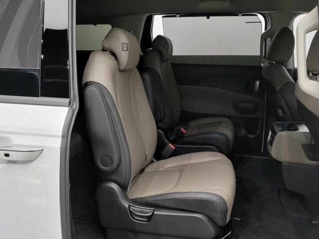 Белый Киа Карнивал, объемом двигателя 2.2 л и пробегом 4 тыс. км за 35000 $, фото 8 на Automoto.ua