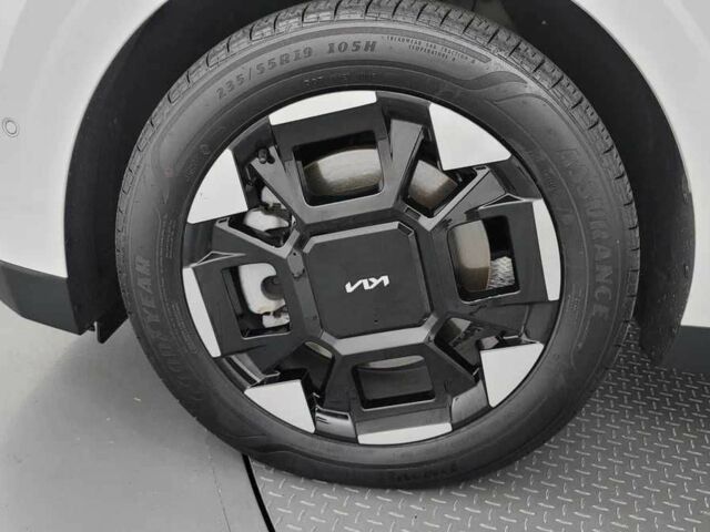 Белый Киа Карнивал, объемом двигателя 2.2 л и пробегом 4 тыс. км за 35000 $, фото 16 на Automoto.ua