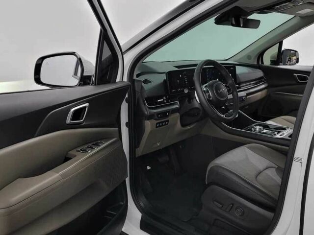 Белый Киа Карнивал, объемом двигателя 2.2 л и пробегом 4 тыс. км за 34000 $, фото 5 на Automoto.ua