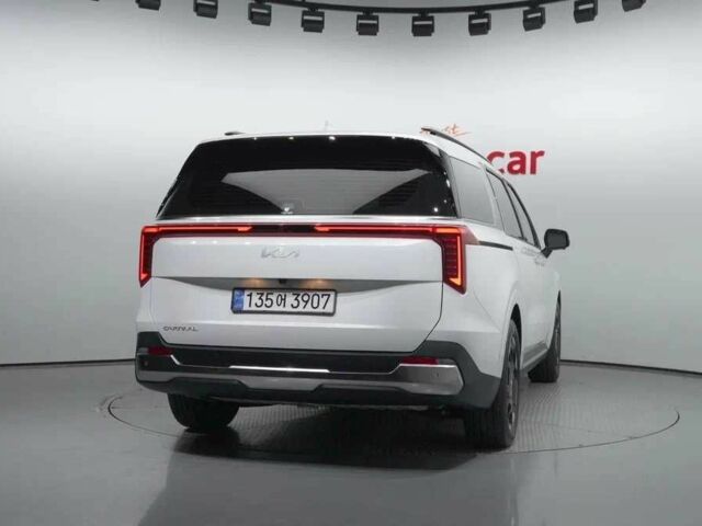 Белый Киа Карнивал, объемом двигателя 2.2 л и пробегом 4 тыс. км за 34000 $, фото 3 на Automoto.ua