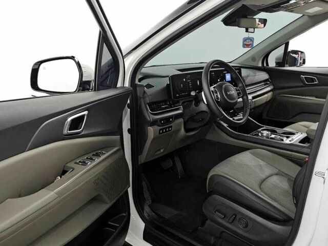 Белый Киа Карнивал, объемом двигателя 1.6 л и пробегом 12 тыс. км за 36600 $, фото 5 на Automoto.ua