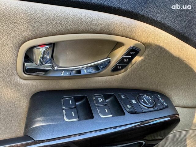 Белый Киа Карнивал, объемом двигателя 2.2 л и пробегом 145 тыс. км за 30490 $, фото 15 на Automoto.ua