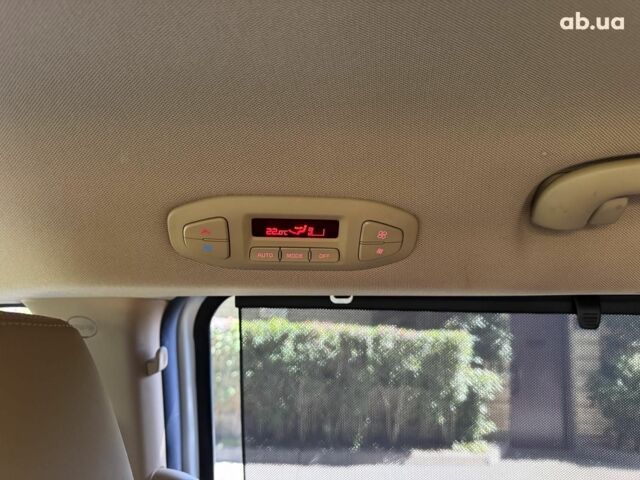 Белый Киа Карнивал, объемом двигателя 2.2 л и пробегом 145 тыс. км за 30490 $, фото 29 на Automoto.ua