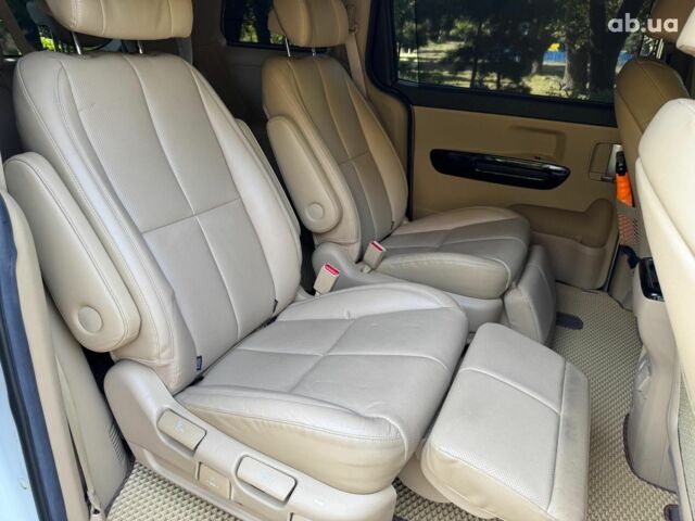 Белый Киа Карнивал, объемом двигателя 2.2 л и пробегом 145 тыс. км за 30490 $, фото 33 на Automoto.ua