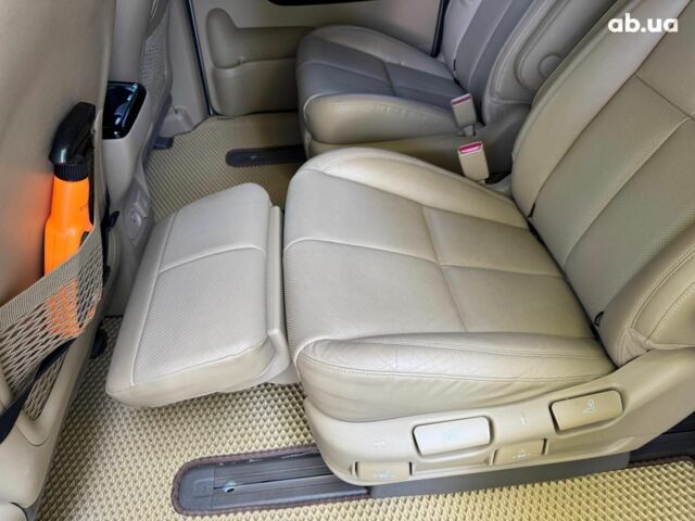 Белый Киа Карнивал, объемом двигателя 2.2 л и пробегом 145 тыс. км за 30490 $, фото 28 на Automoto.ua