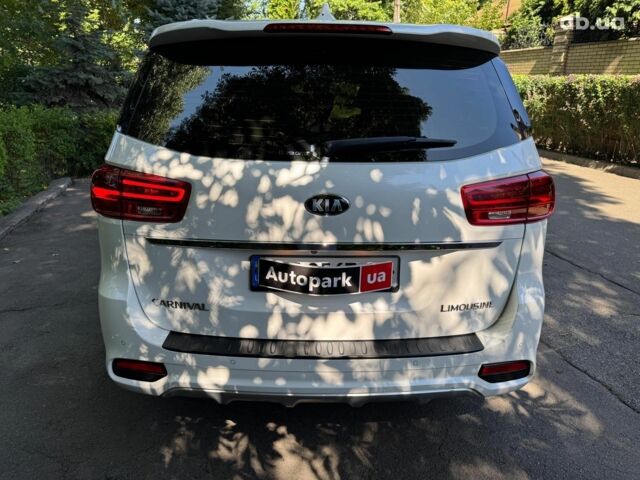 Белый Киа Карнивал, объемом двигателя 2.2 л и пробегом 145 тыс. км за 30490 $, фото 8 на Automoto.ua
