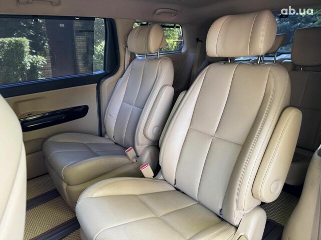 Белый Киа Карнивал, объемом двигателя 2.2 л и пробегом 145 тыс. км за 30490 $, фото 24 на Automoto.ua