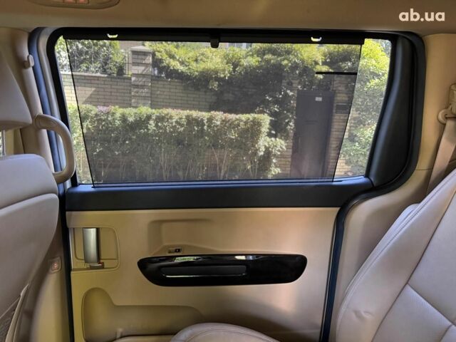 Белый Киа Карнивал, объемом двигателя 2.2 л и пробегом 145 тыс. км за 30490 $, фото 30 на Automoto.ua