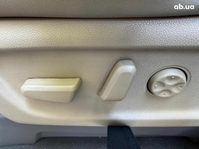 Белый Киа Карнивал, объемом двигателя 2.2 л и пробегом 145 тыс. км за 30490 $, фото 20 на Automoto.ua