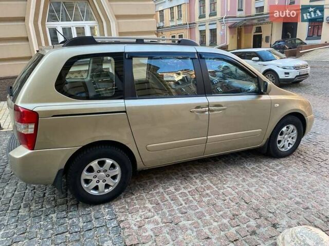 Бежевый Киа Карнивал, объемом двигателя 2.9 л и пробегом 90 тыс. км за 9100 $, фото 6 на Automoto.ua