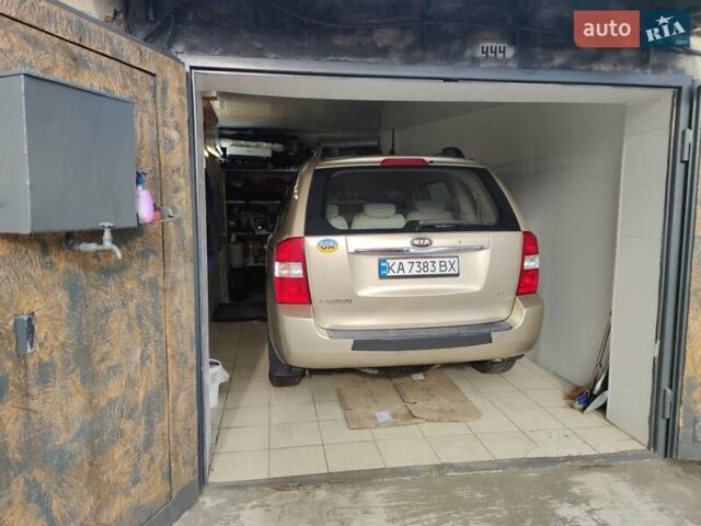 Бежевый Киа Карнивал, объемом двигателя 2.9 л и пробегом 90 тыс. км за 9100 $, фото 8 на Automoto.ua