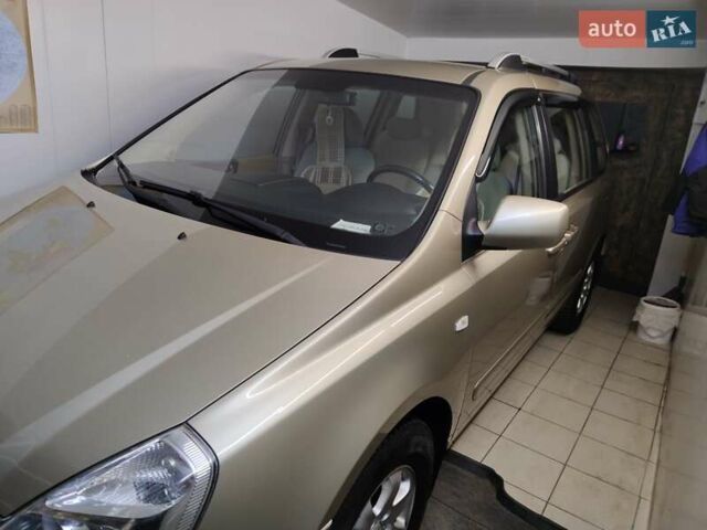 Бежевый Киа Карнивал, объемом двигателя 2.9 л и пробегом 90 тыс. км за 9100 $, фото 7 на Automoto.ua