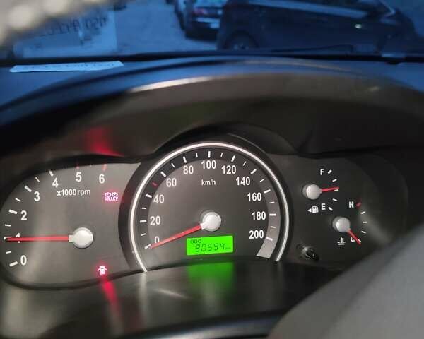 Бежевый Киа Карнивал, объемом двигателя 2.9 л и пробегом 90 тыс. км за 9100 $, фото 9 на Automoto.ua