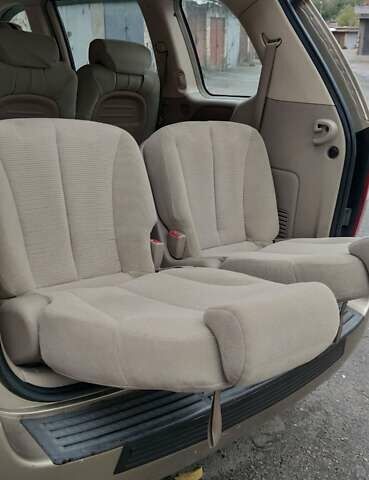 Бежевый Киа Карнивал, объемом двигателя 2.9 л и пробегом 90 тыс. км за 9100 $, фото 23 на Automoto.ua