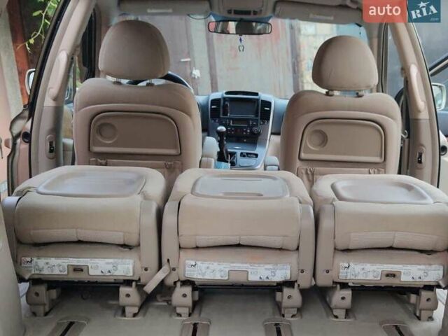 Бежевый Киа Карнивал, объемом двигателя 2.9 л и пробегом 90 тыс. км за 9100 $, фото 24 на Automoto.ua